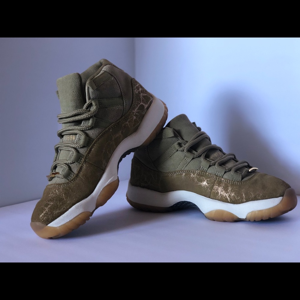 Air Jordan 12 Olive Lux {Used in great conditions}